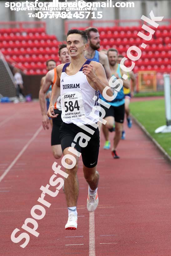Senior graded 800 metres, 2019 North East Grand Prix, Gateshead Stadium. Photo: David T. Hewitson/Sports for All Pics